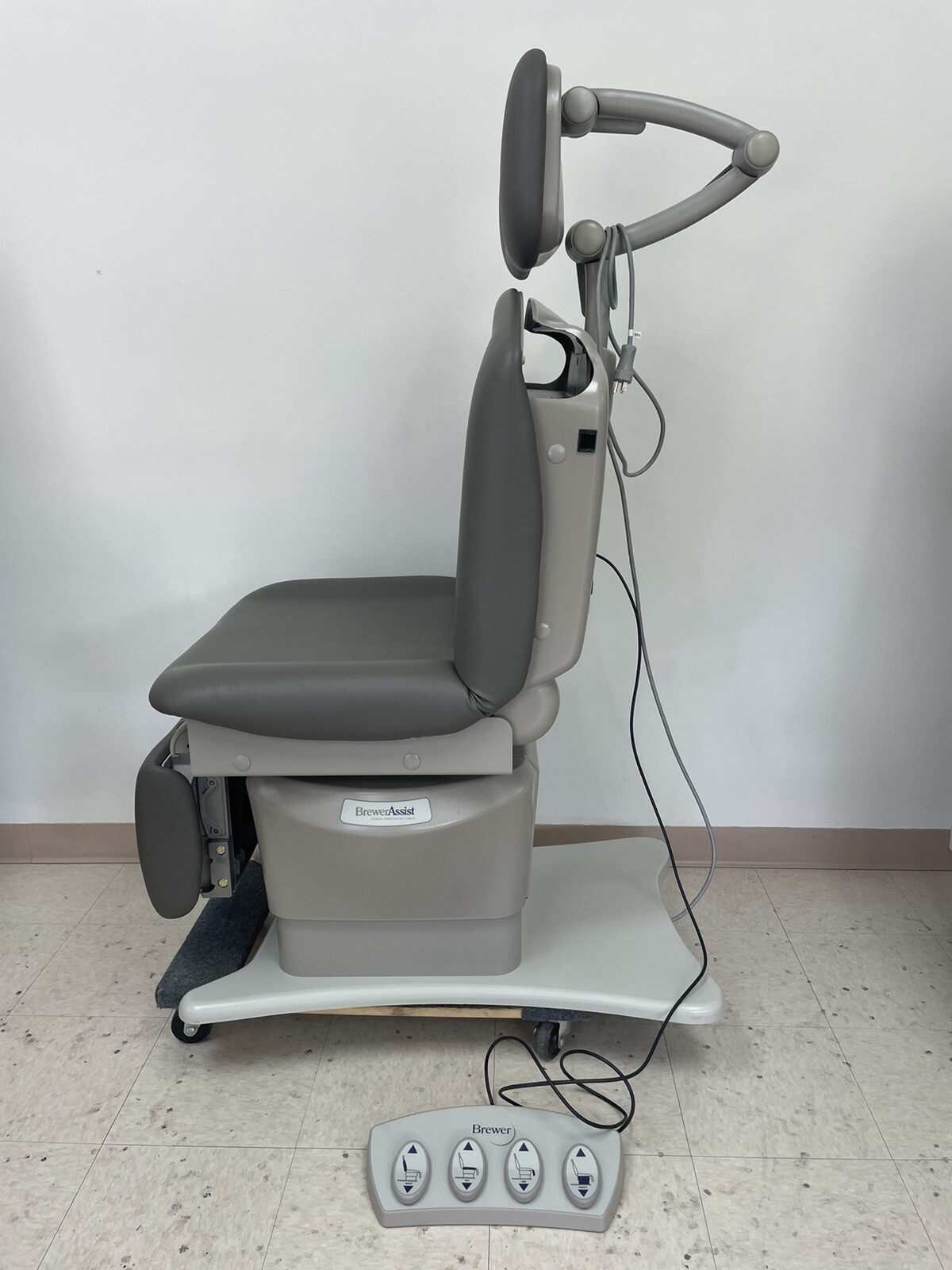 Brewer 7000 Power Procedure Table w/foot Control