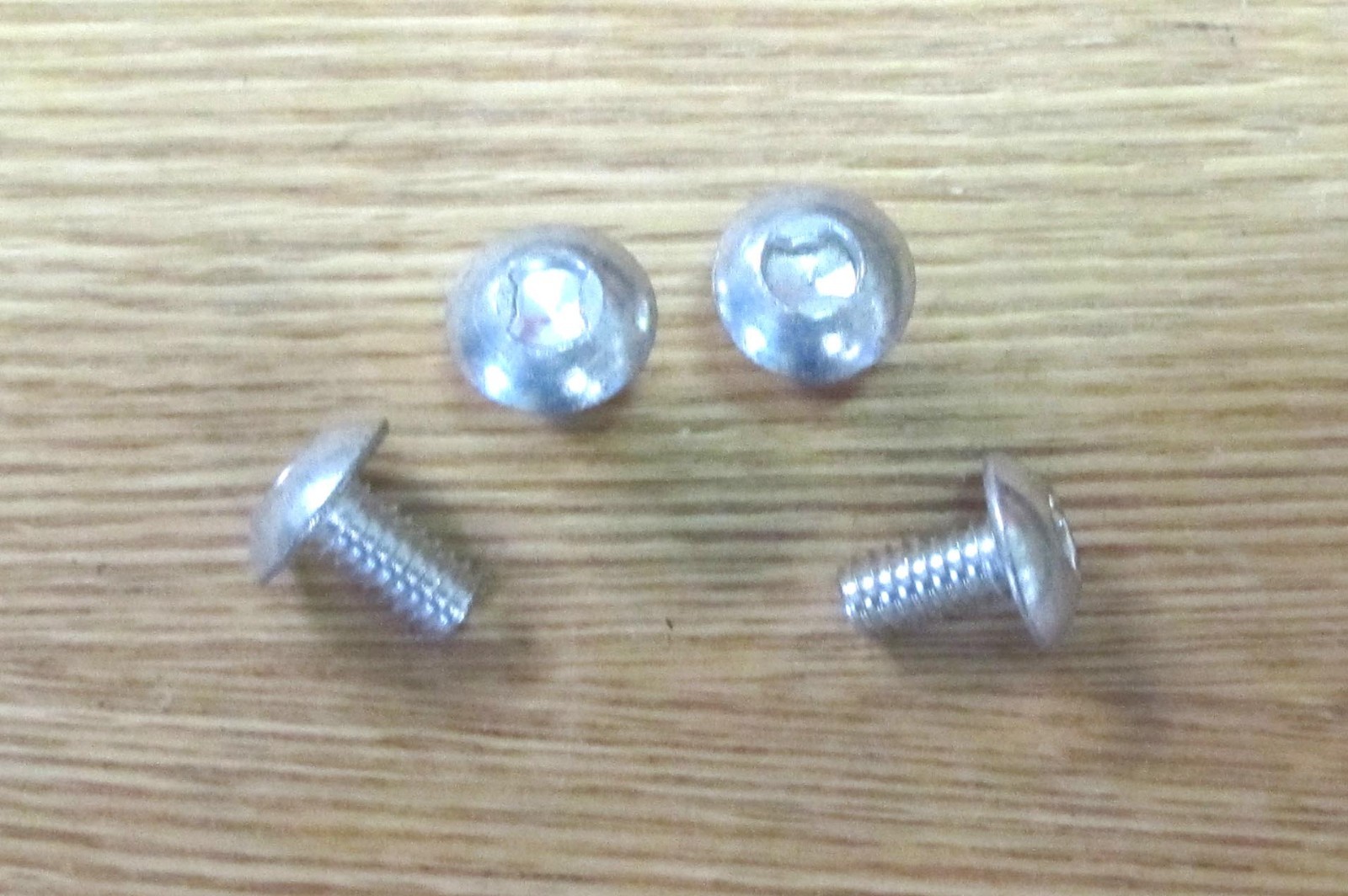 CLUTCH HEAD SCREWS  1/4-20  x 1/2"  Cadmium Plated  Set of 4 ** USA MADE **