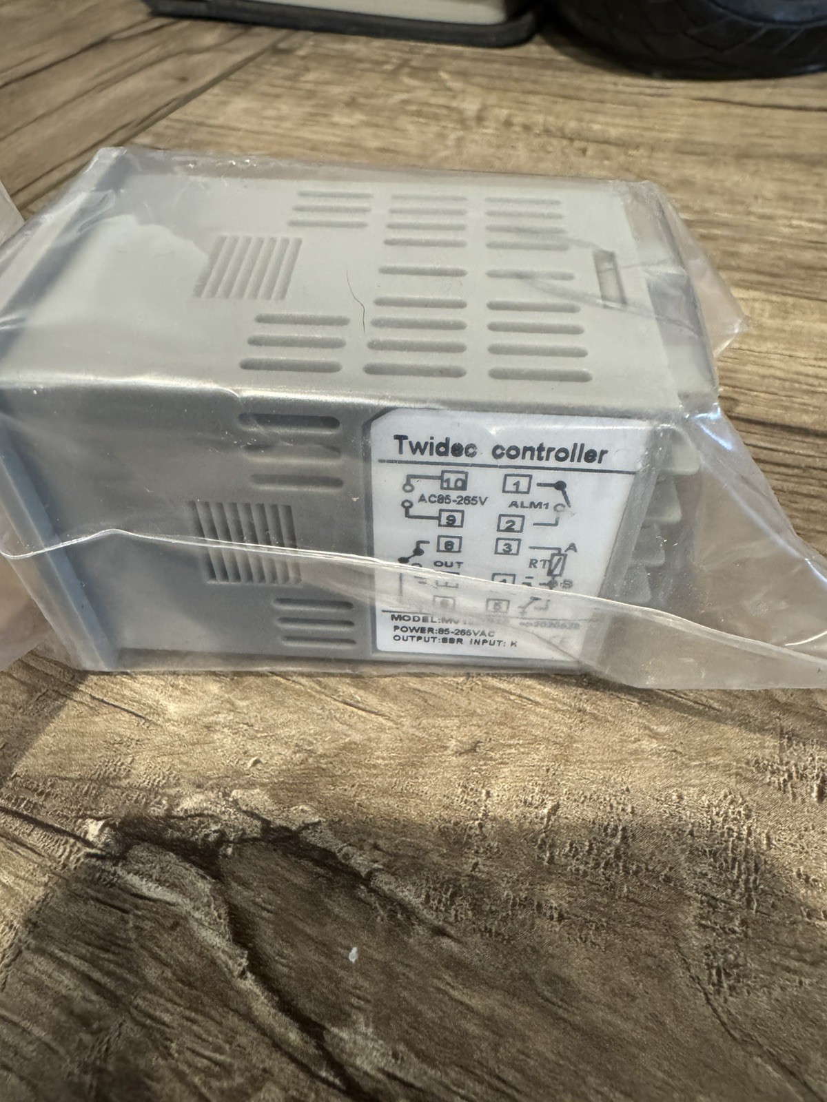 MV100-B10 PID Controller for Accurate Temperature Control