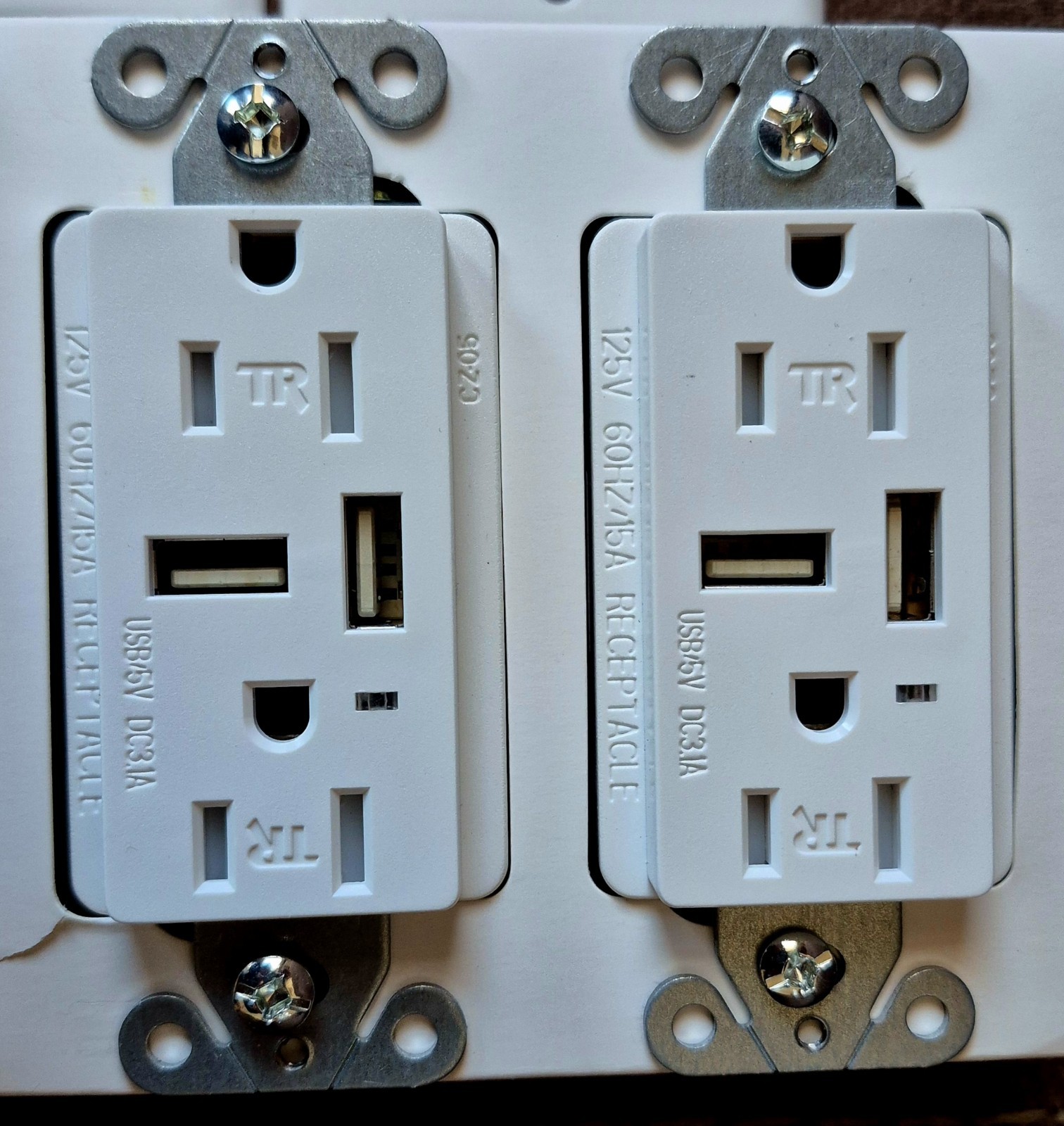 Dual USB-A Charger Duplex 15A Outlet Tamper Resistant 2 pack
