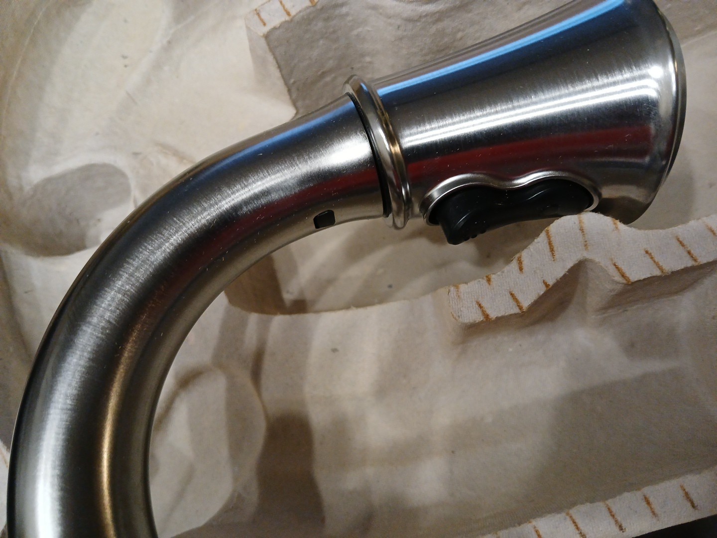 DELTA Bar/Prep Faucet Pull-Down artic stailnless 9997-AR-DST Chrome Pullout