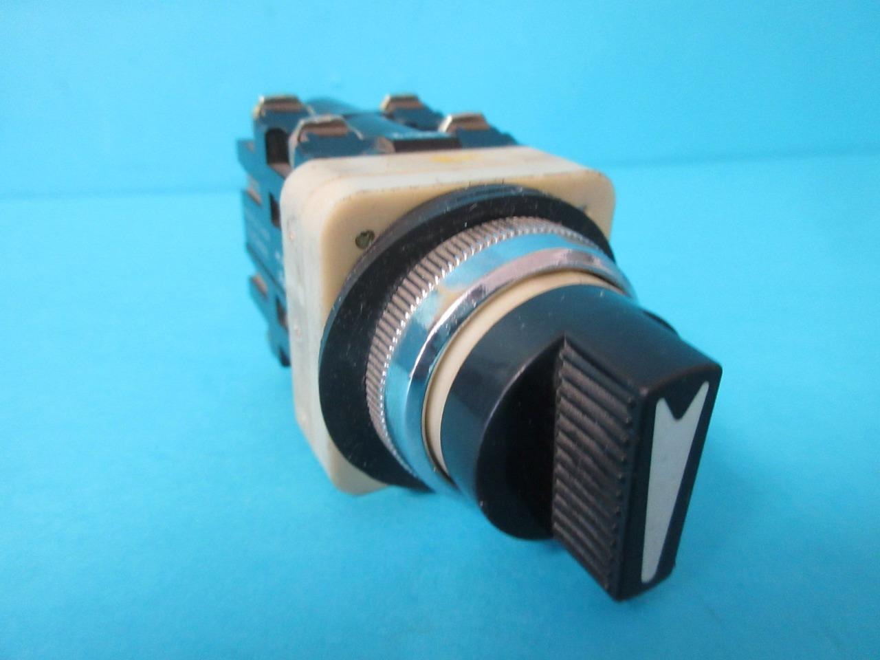 Fuji Electric 2 Position Actuator Selector Switch AC250 V6A 600V Tested Working