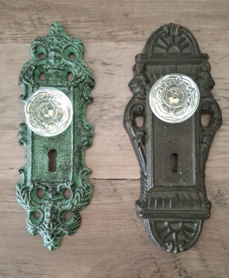 Decorative Ornate Wall Door Knobs Plate With Keyhole Cast Iron Coat Hooks Pair