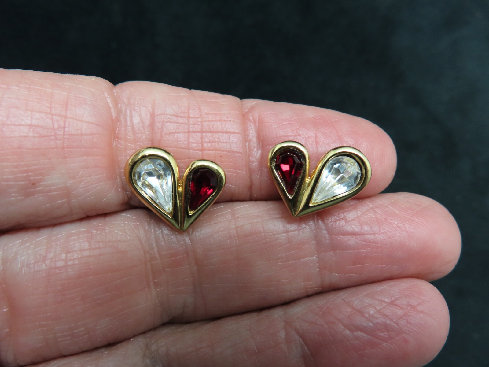Valentine's Day Sarah Coventry On Original Card Heart Rhinestone Stud Earrings