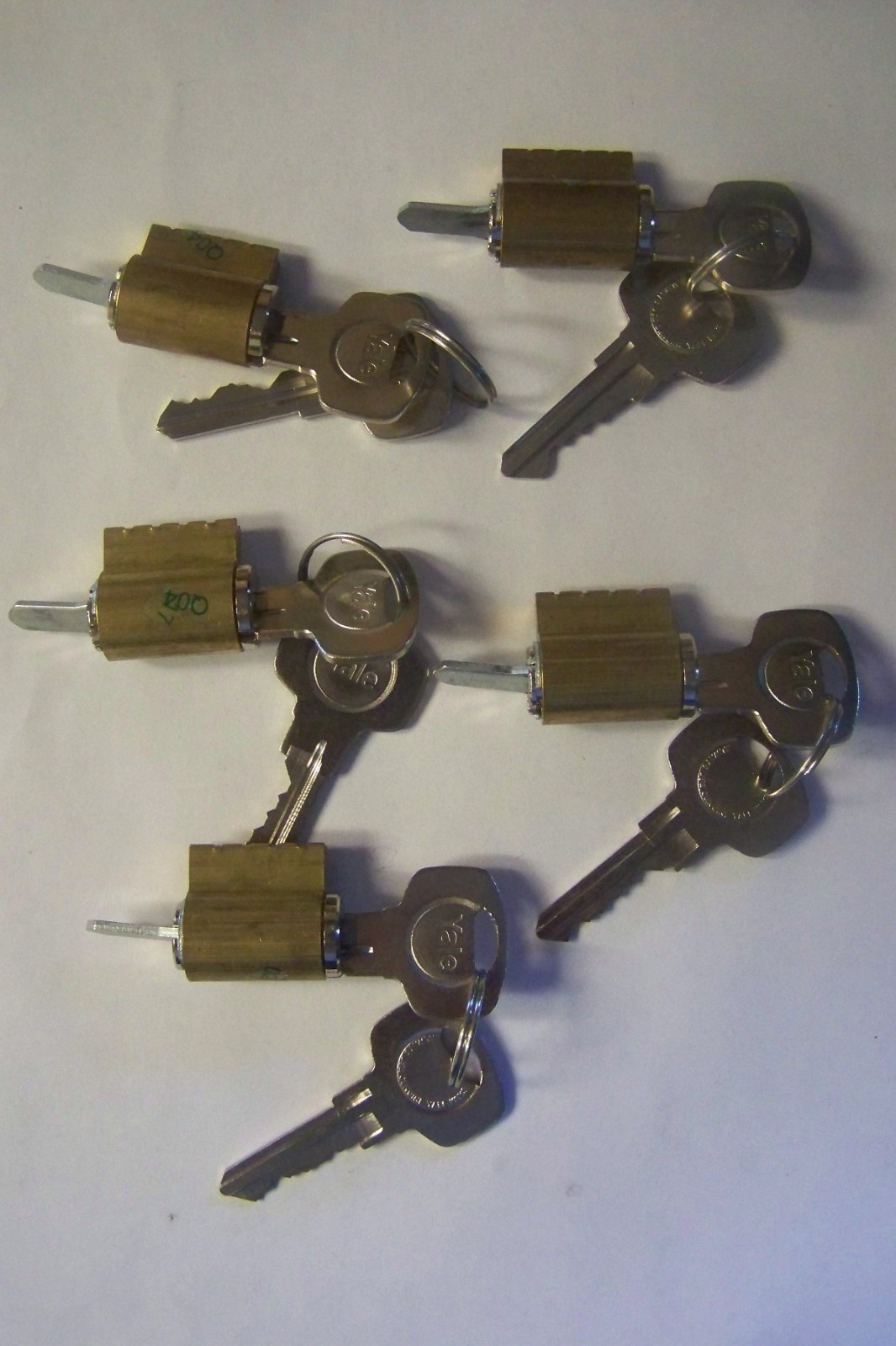 Yale Real Living Lever Cylinder with Keys Chrome AYRL-KWKA-26 QTY 5 NOS