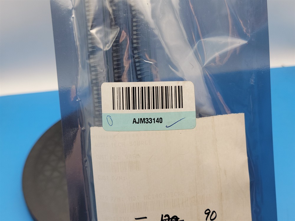 New (3pcs) MC14093BCPG ONSEMI IC Logic