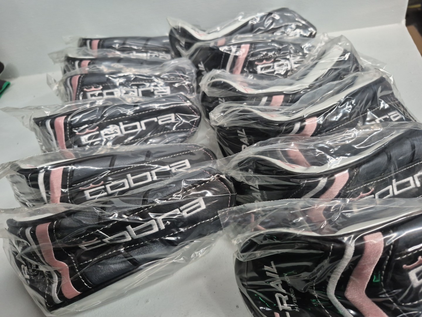 12x Cobra Golf T-rail hybrid head cover rescue mens/womens  Black/Pink (GC15)