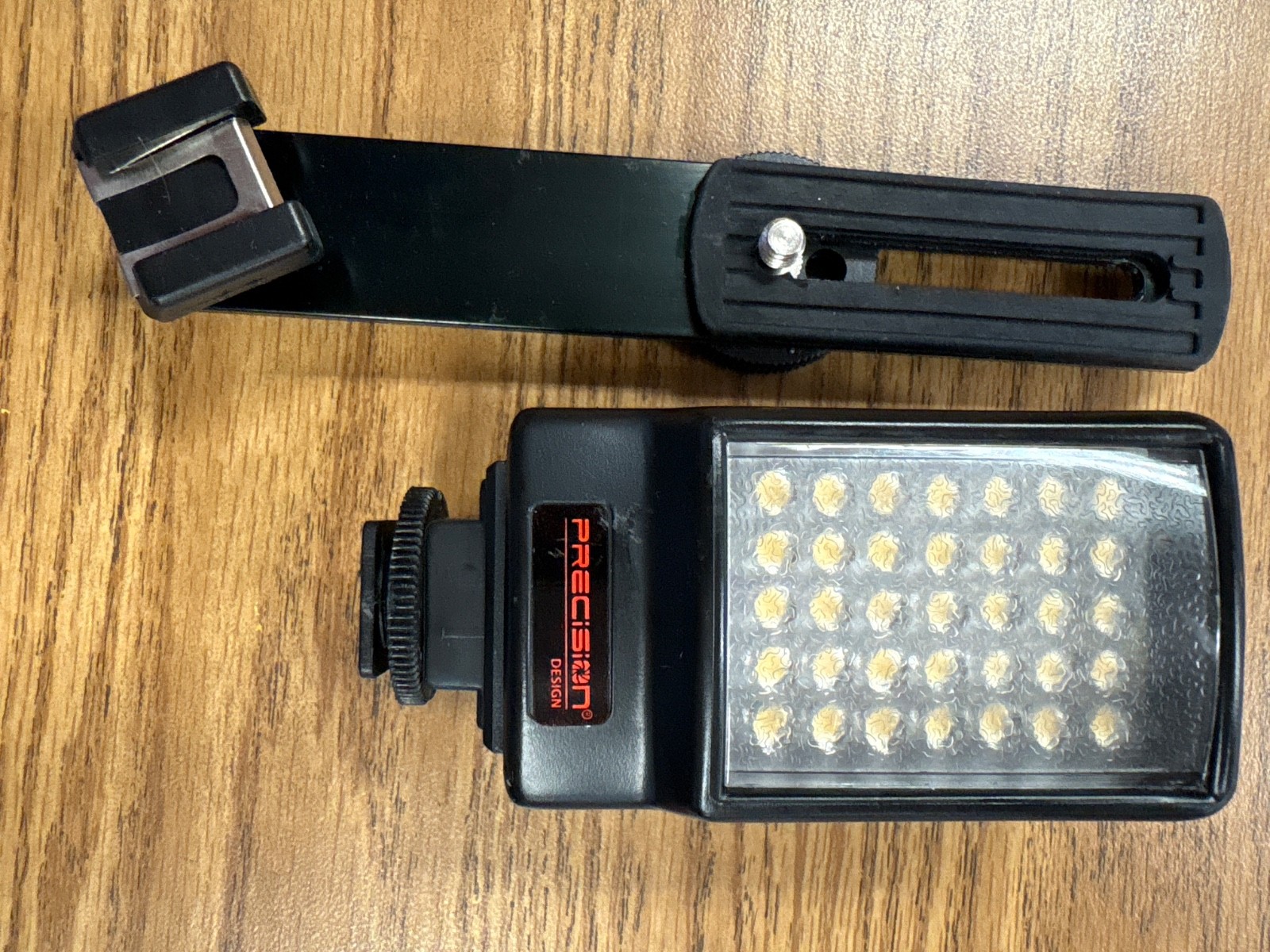 Precision Design Digital Camera Camcorder LED Video Light W/Bracket NIB PD-LED35