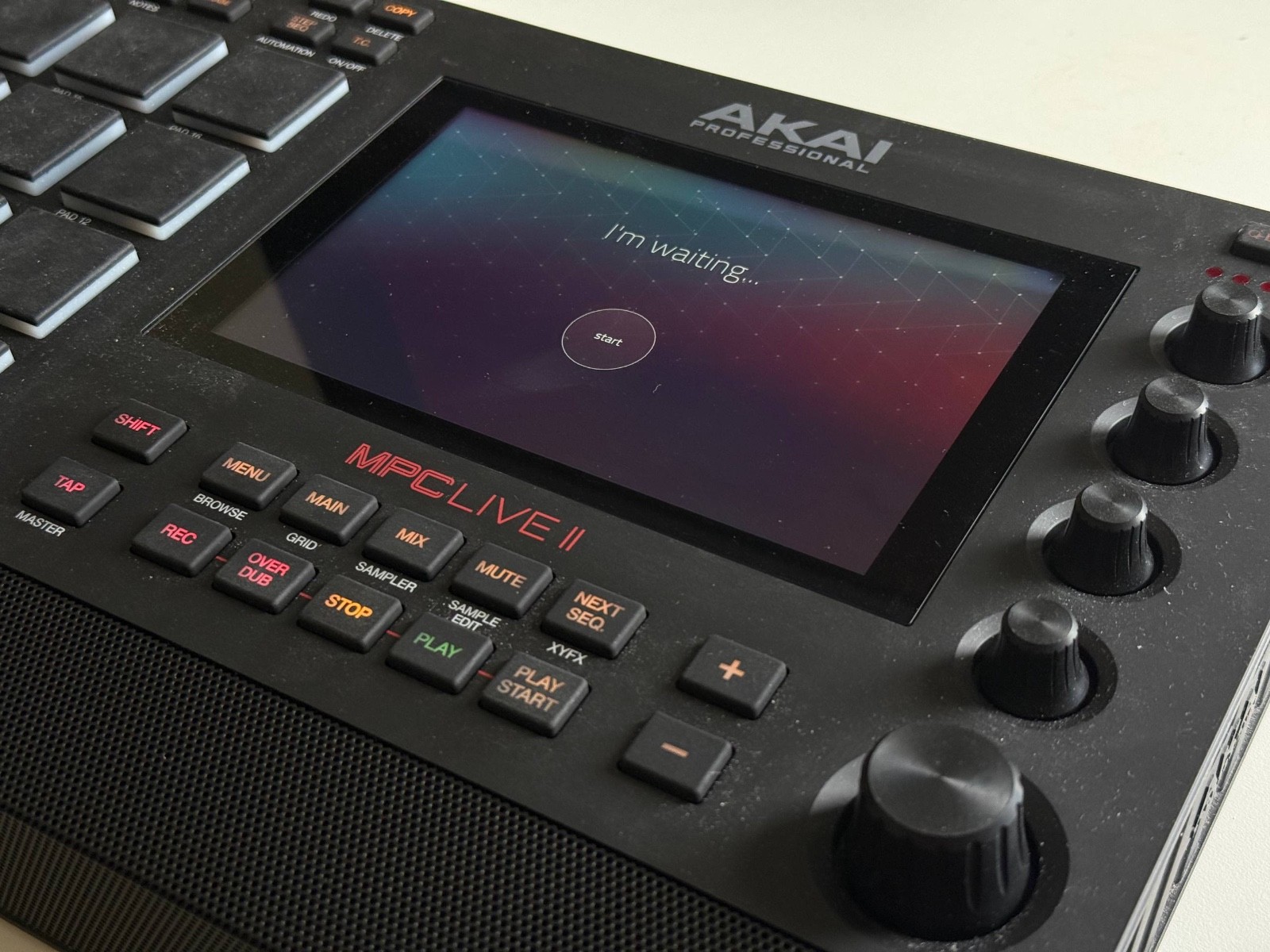 akai mpc live 2