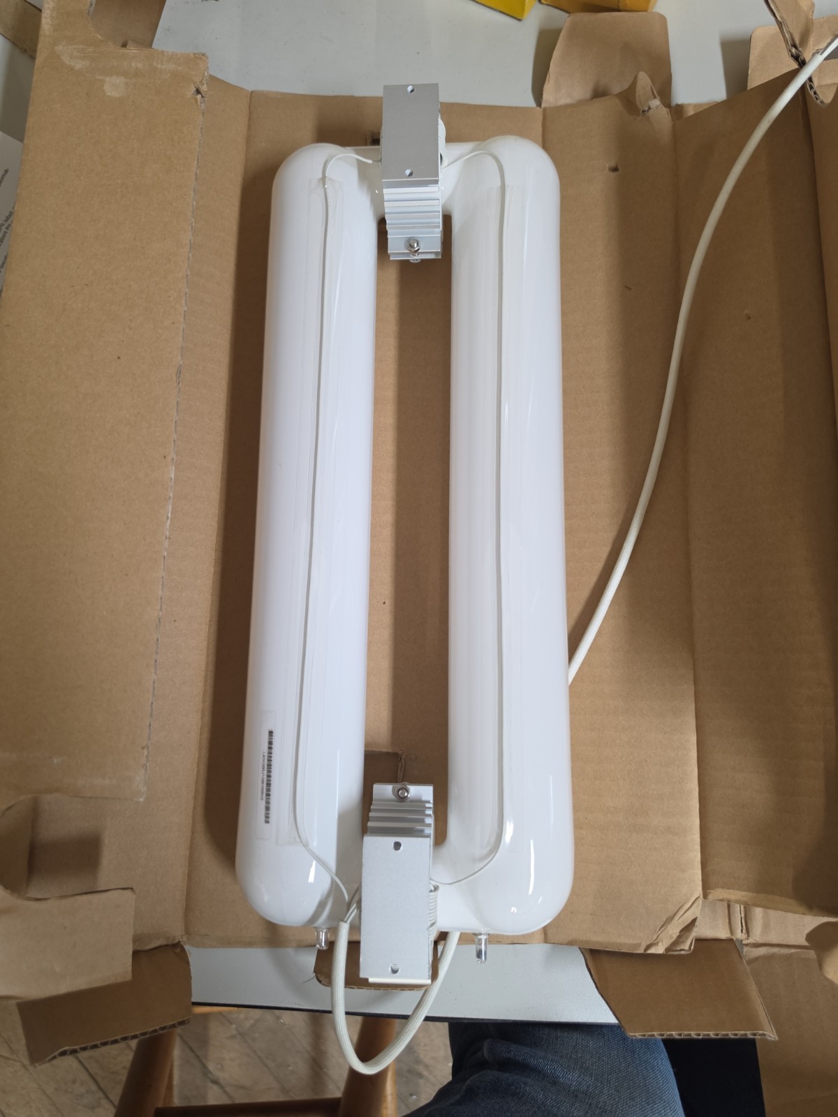 INDUCTION LAMP L41K200J1108180010. NOS
