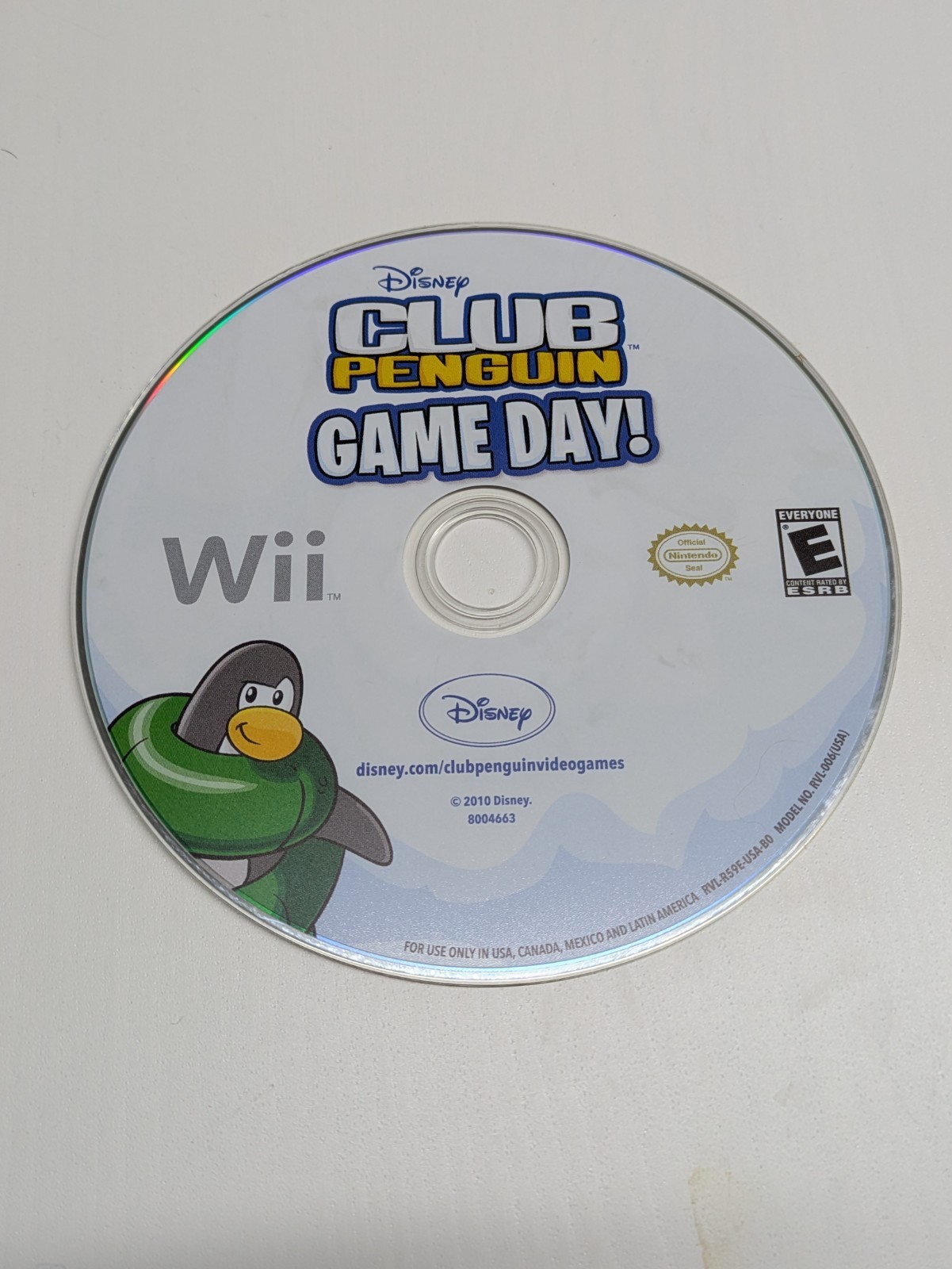 Club Penguin: Game Day (Nintendo Wii, 2010) Game Only