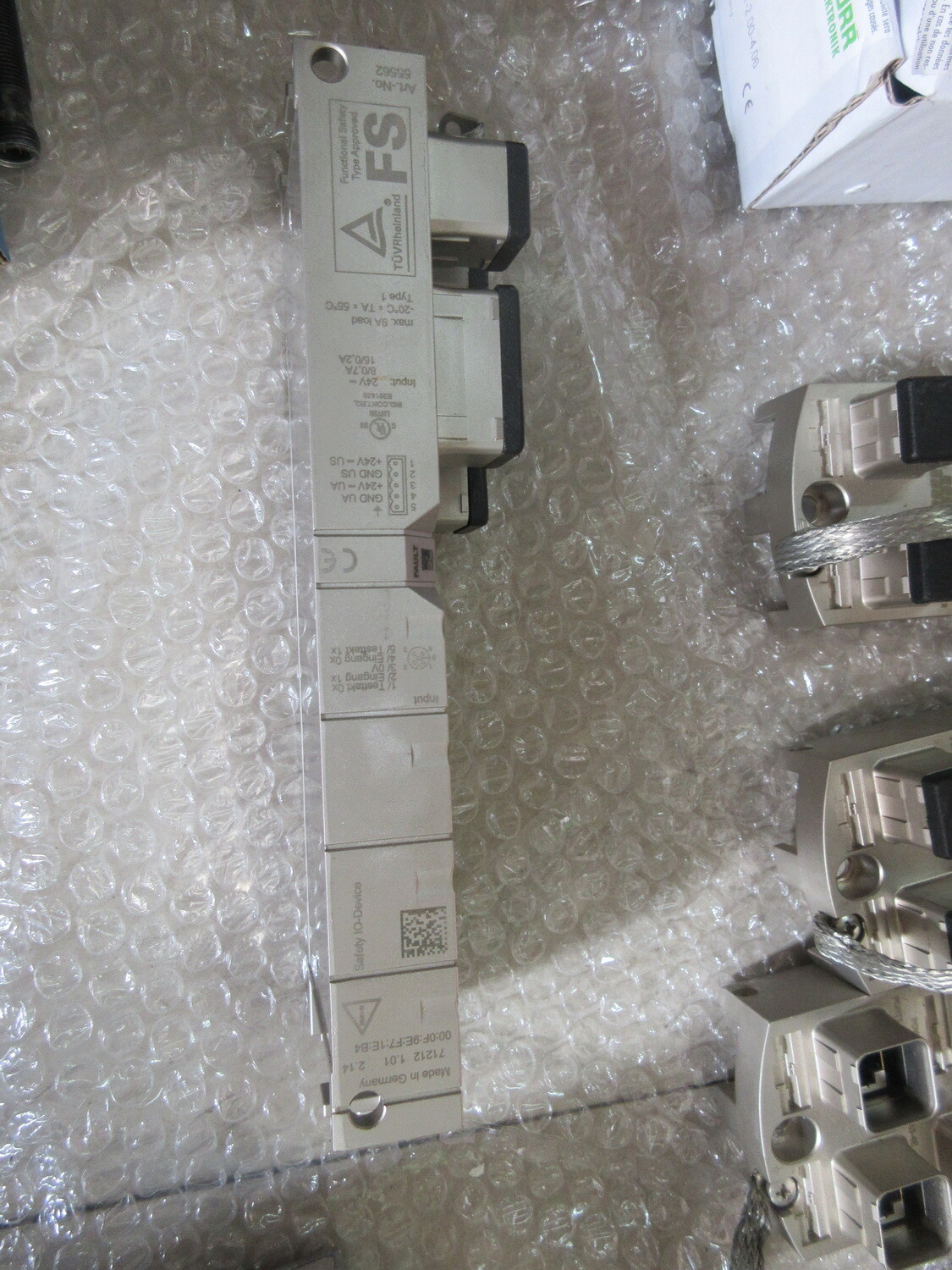 55562 71212-1.01-2.14 fast ship by DHL OR EMS