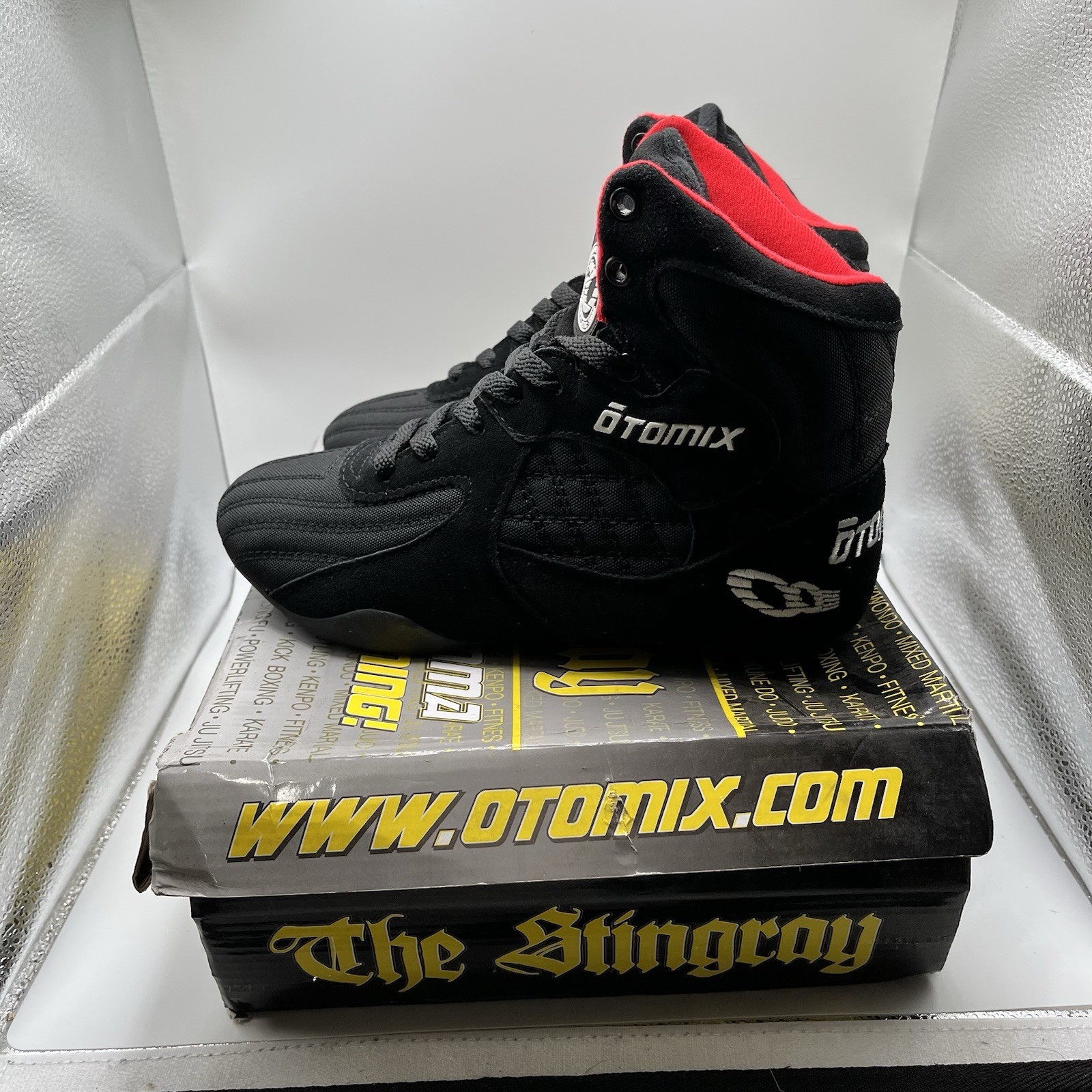 Otomix Men's Stingray Escape Bodybuilding Lifting MMA & Wrestling Shoes Size 6.5