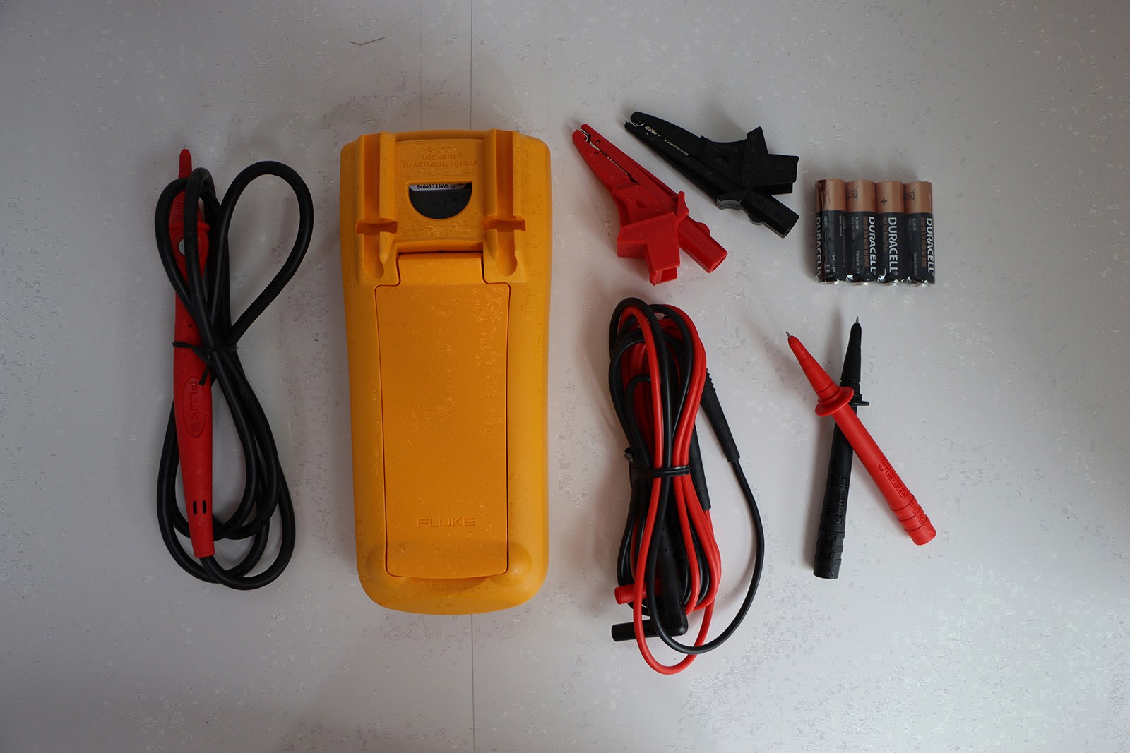 Fluke 1503 Digital Insulation Resistance Meter Megger 2000 MΩ Backlight CAT IV