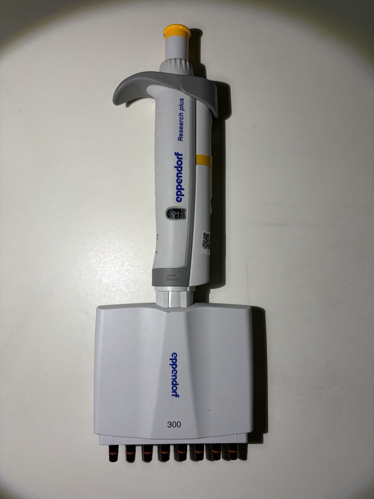 Eppendorf 8-Channel Pipettor 30-300 μL - Barely Used and Fully Calibrated
