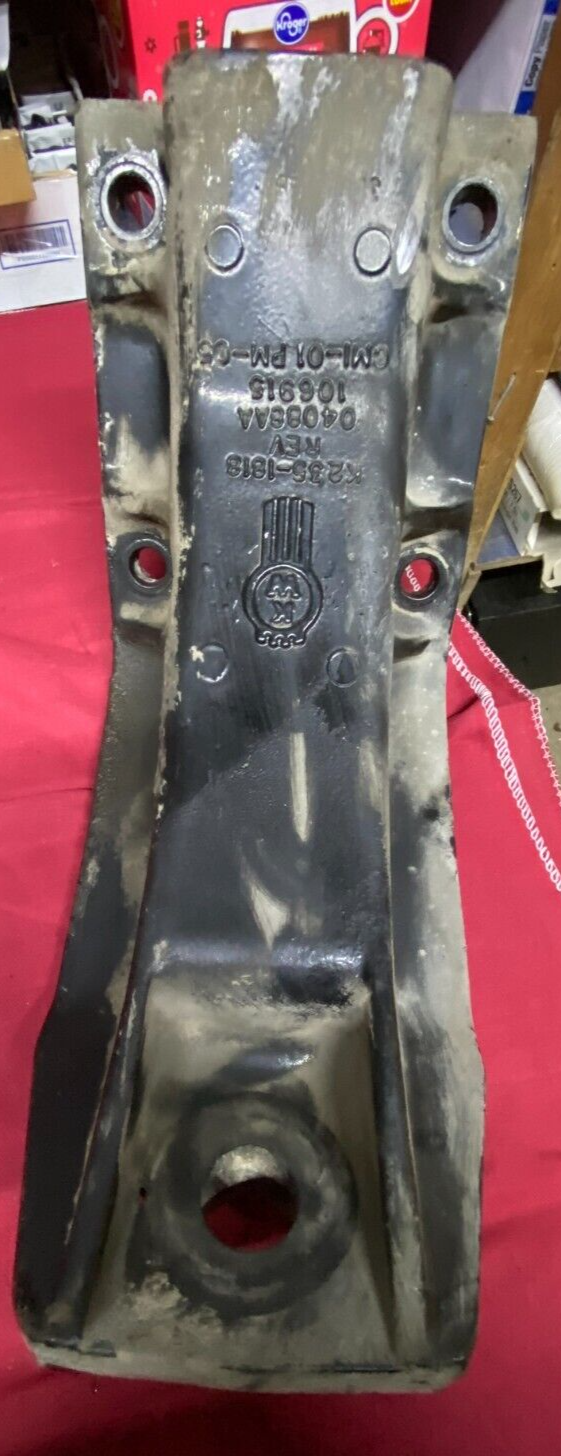 KENWORTH oem CAB SUSPENSION ,MOUNT, BRACKET K235-1818 FRONT