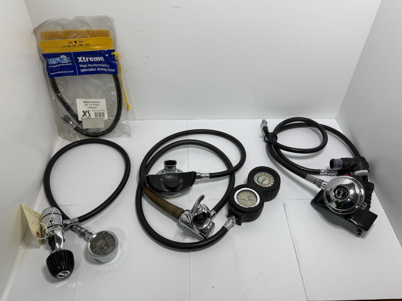 Lot of Vintage Scuba Dive Gear w/ Aqualung Arctic Explorer & ScubaPro Regulators