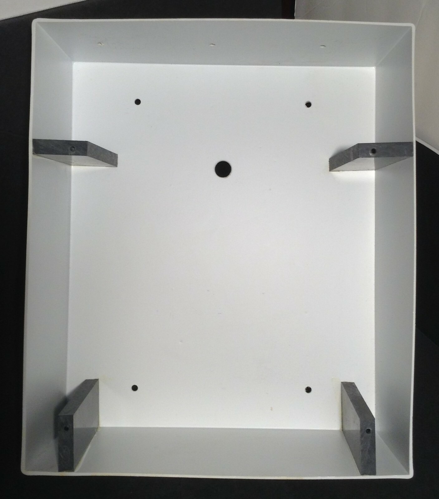 M&S Model SMP8I Speaker Enclosure - Almond - New in original box