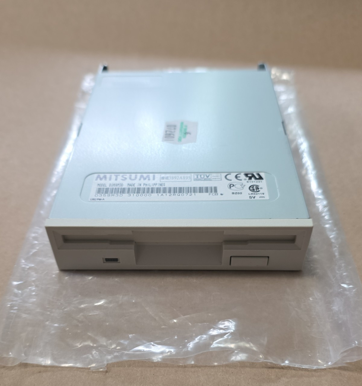 Clean Mitsumi D359M3D  1.44MB 3.5" Vintage Floppy Drive - Beige / White Bezel