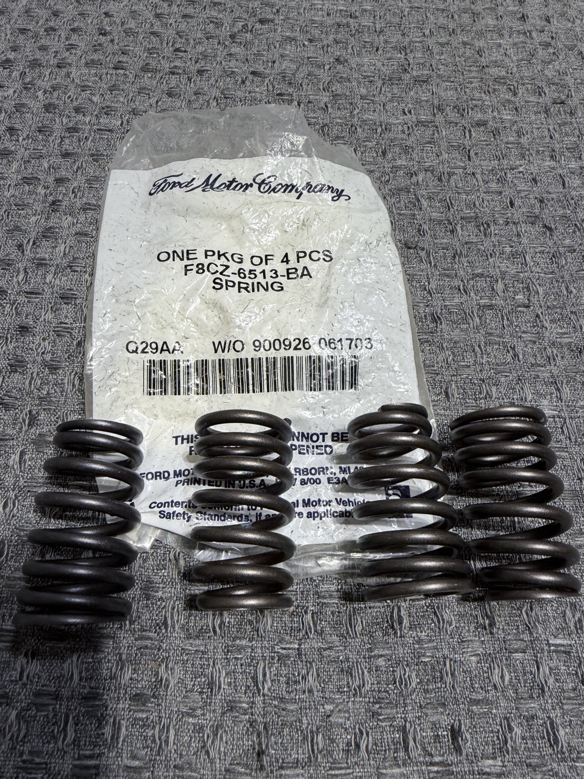 OEM NOS Ford Engine Valve Spring # F8CZ-6513-BA / Fits 1998-2004 Ford PACK OF 4