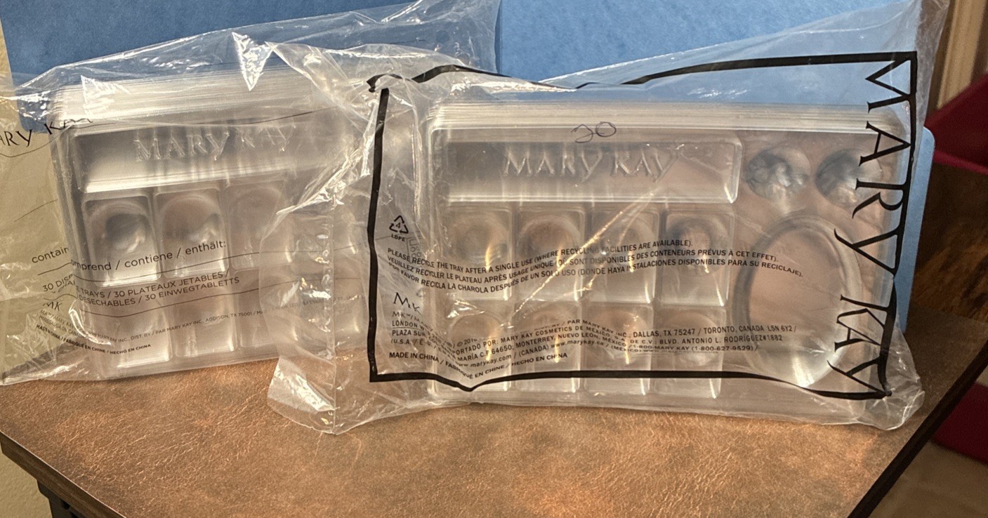New Mary Kay Clear Disposable Single Use Plastic Palette Sample - 50 Total Trays