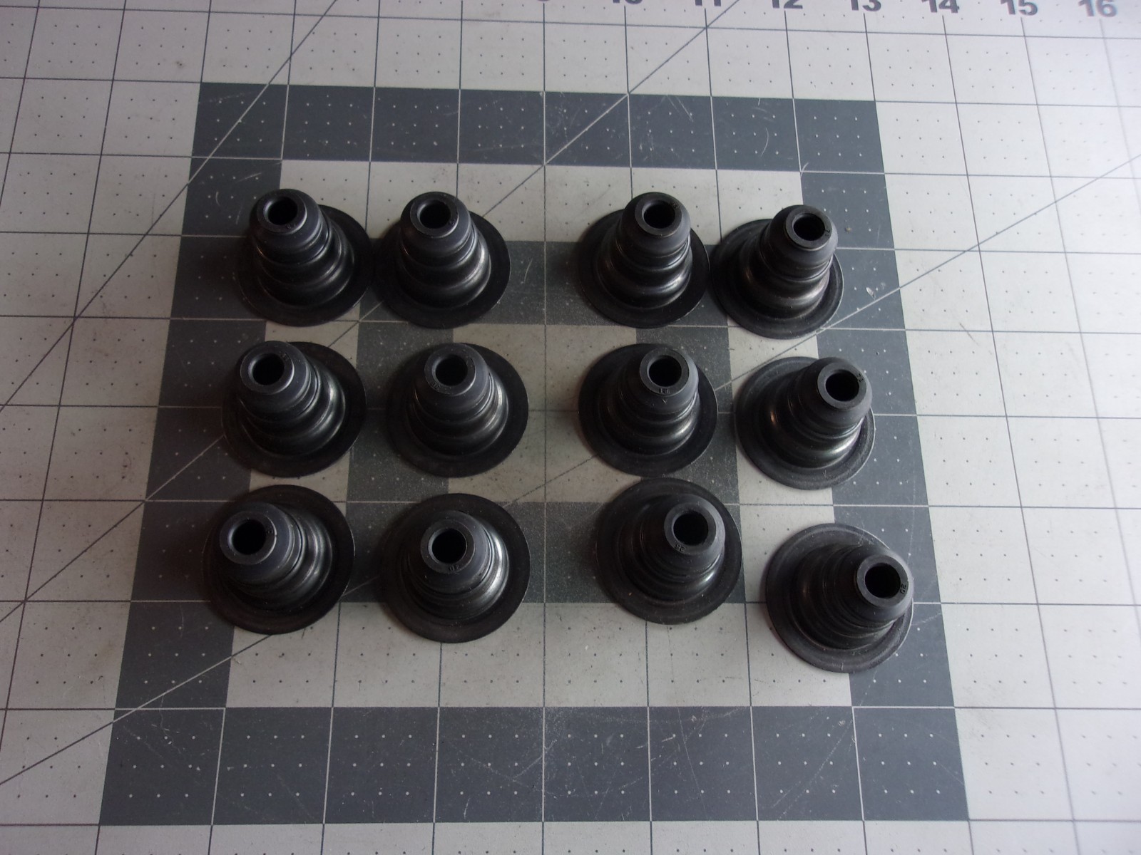 SBI 122-1300 (12) Valve Stem Seals 1822245C1 IHC Navistar DT408 DT466P 530P
