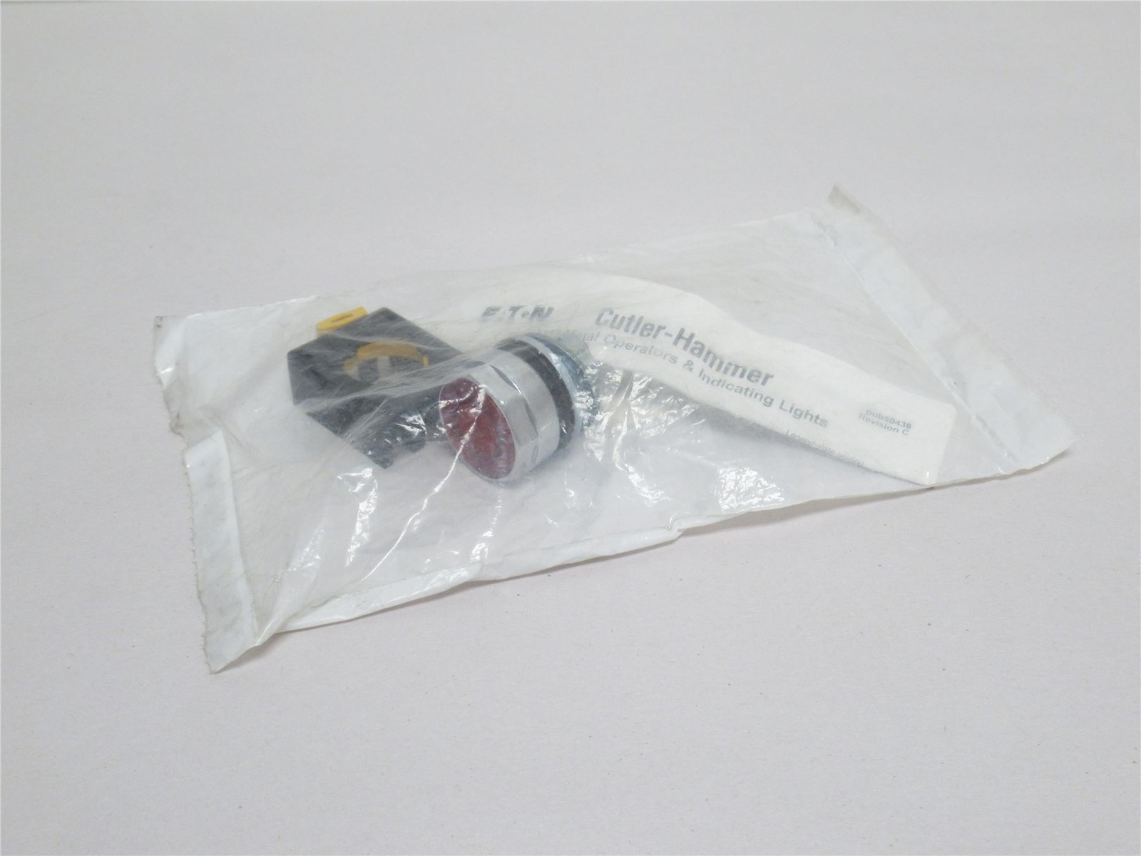 240293 New-No Box; Eaton EM22N2 Illuminated Push-Button; Flush; Amber; 22.5mm