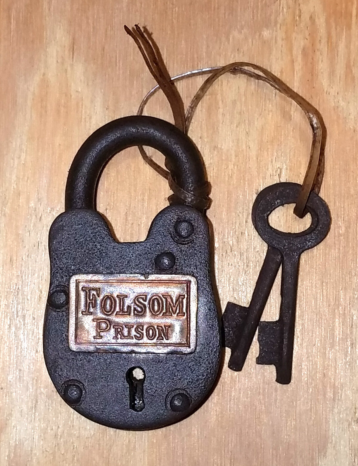 Folsom Prison Cast Iron Working Lock With 2 Keys Rusty Antique Finish