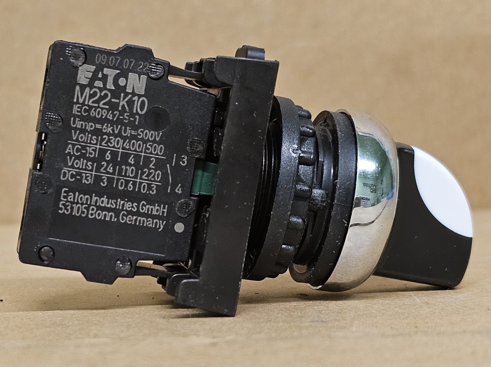 Eaton M22-WRK-K10 Selector Switch 2-Position