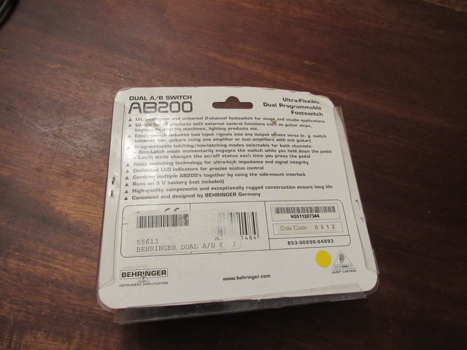 Behringer Dual A/B Switch AB200 Ultra Flexible Dual Programmable Footswitch
