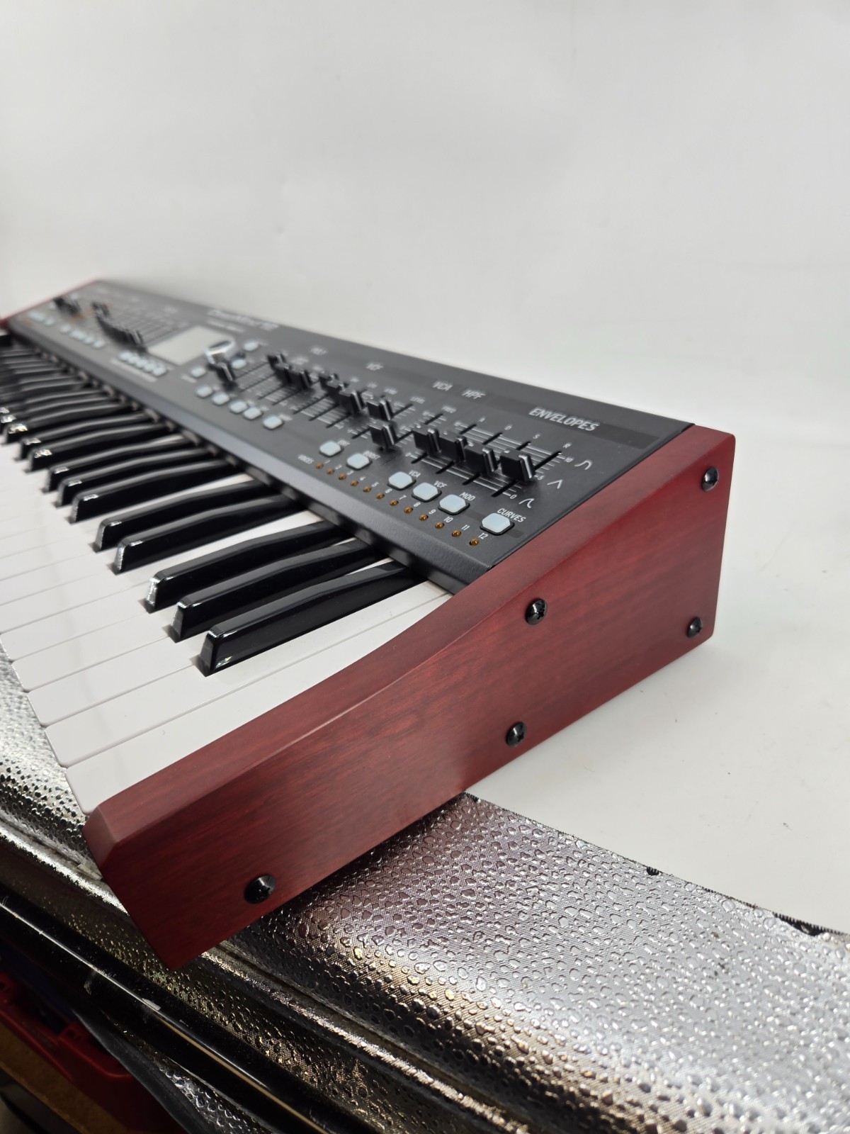 Behringer DEEPMIND12 Deepmind 12 Analog Polyphonic Synthesizer