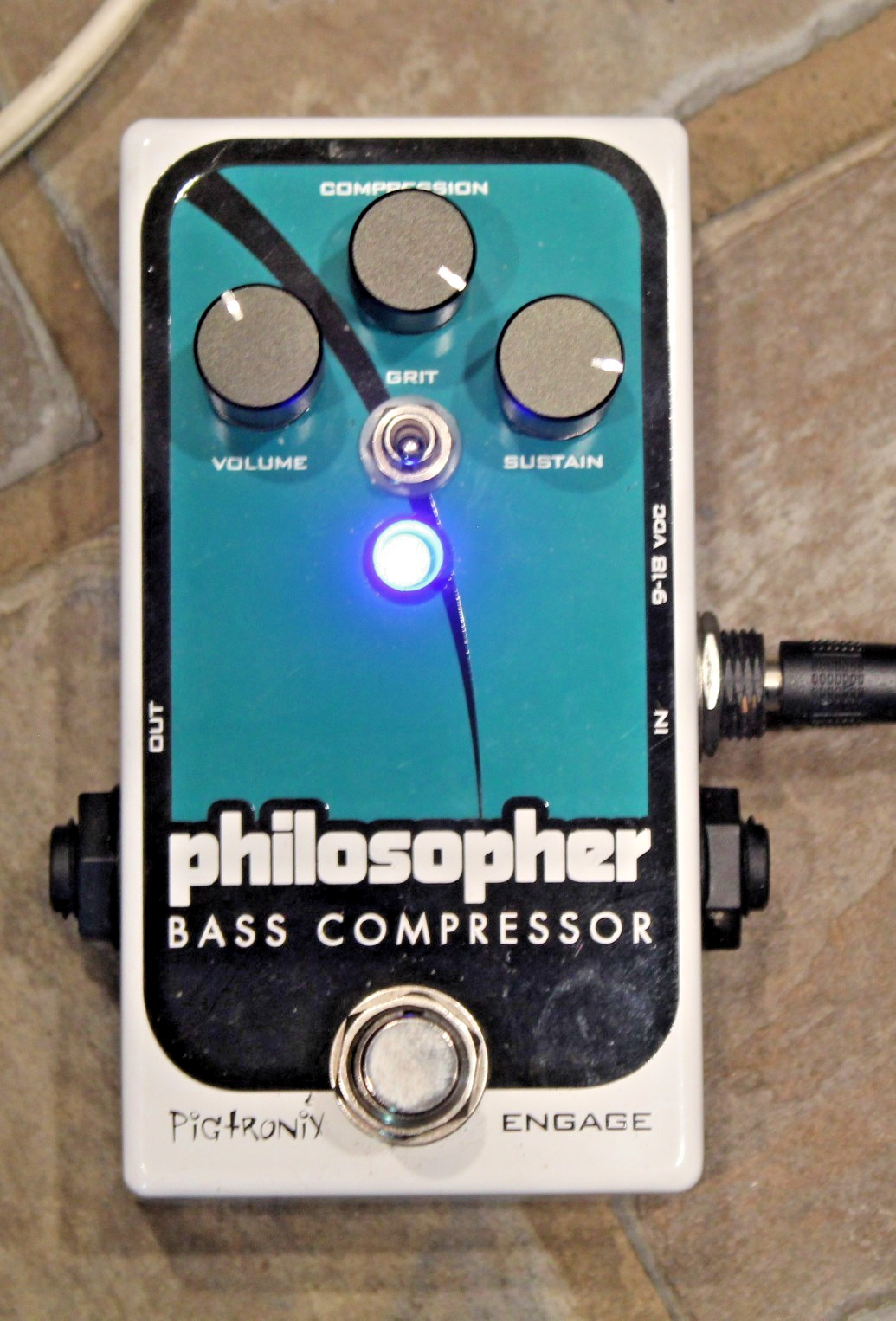 Pigtronix Philosopher Bass Compressor Sustainer Analog Pedal Open Box LN