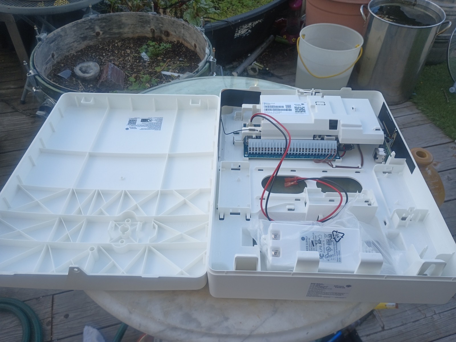 Johnson Controls IQ Pro P IQPRO02P Security Panel Box