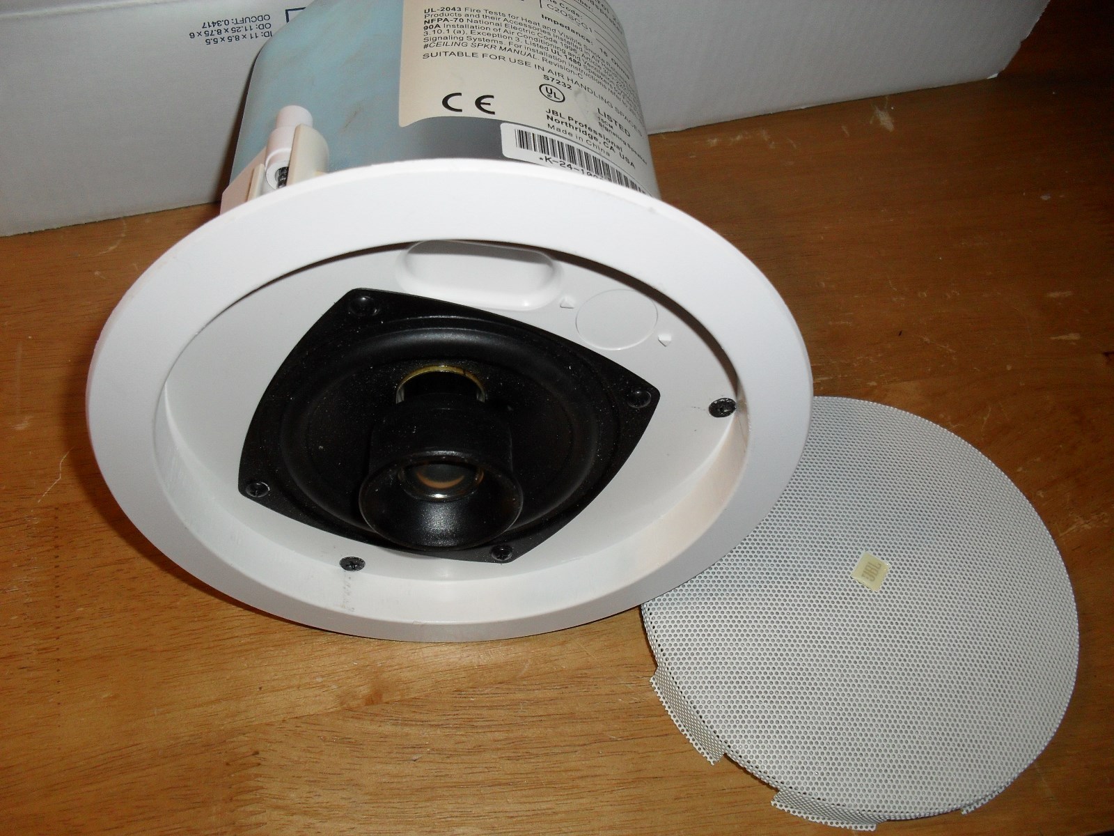 JBL Control 24C