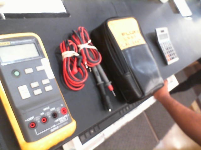 FLUKE 715 LOOP CALIBRATOR (B08012198)