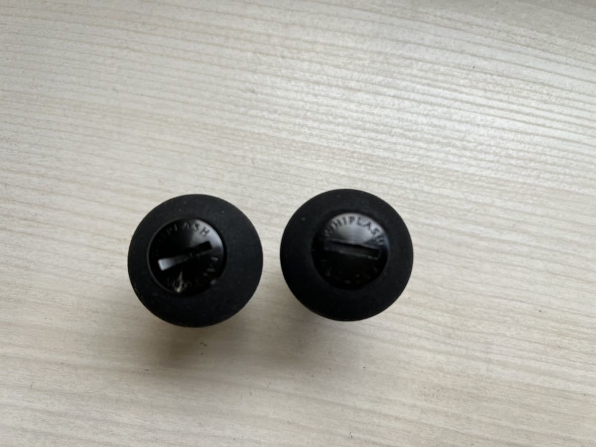 Whiplash Handle Knob Black Set of 2