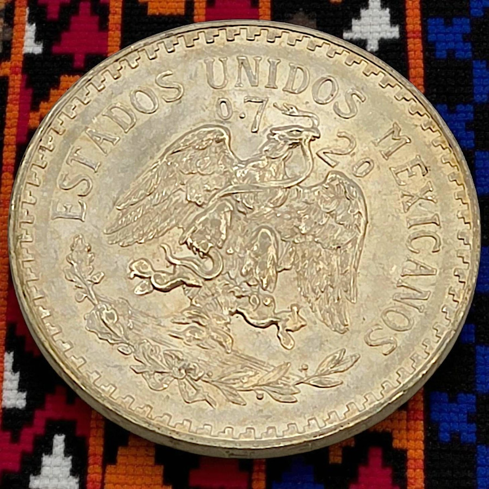 1932 Mexico - 1 Peso Un Peso Silver Coin - Cap & Rays - .720 Fine - Unit P