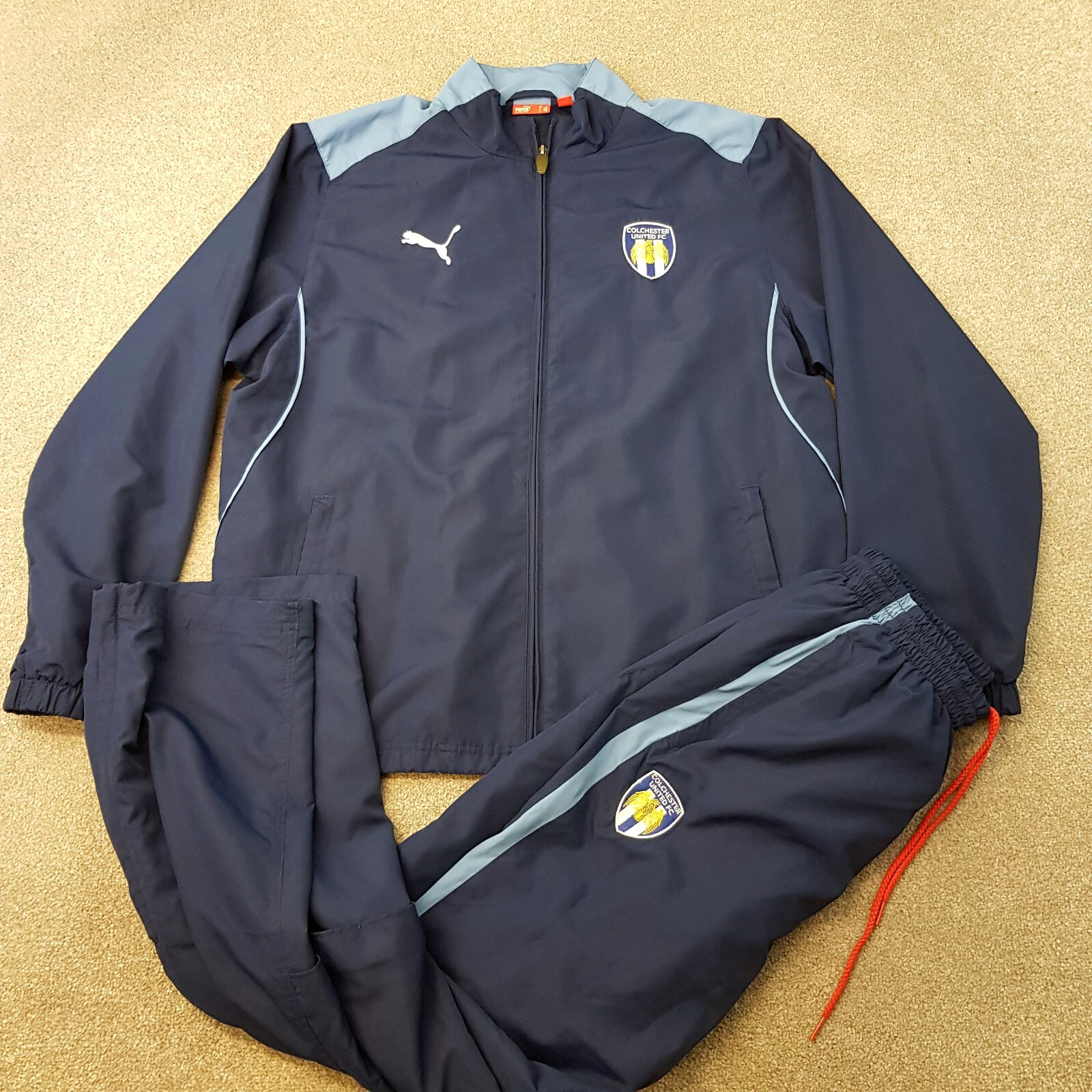 Colchester Utd Mens Tracksuit Set Medium Blue Track Top Bottoms Football CUFC
