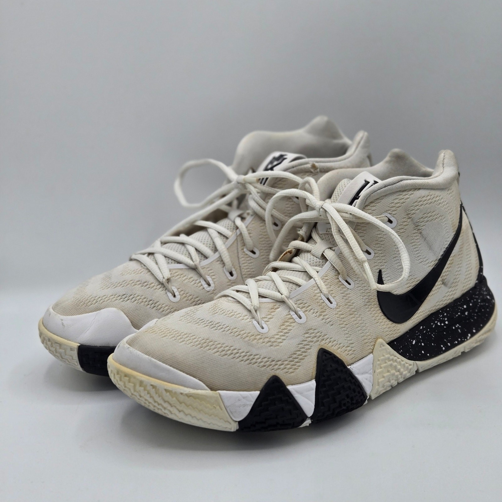 Nike Kyrie 4 Men's AV2296-100 White Black Speckle Basketball Shoes  Size 11
