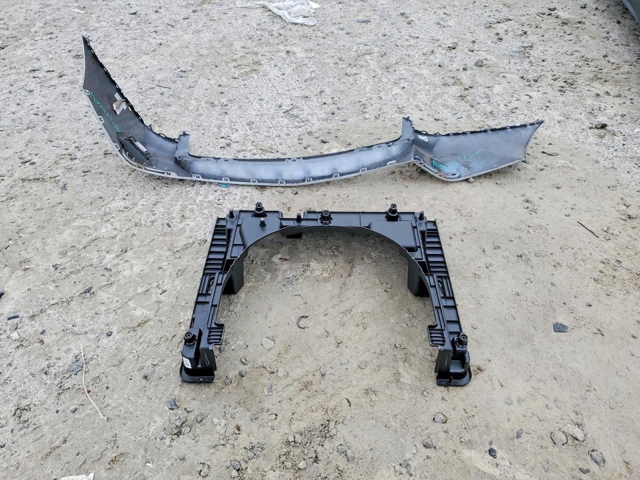 EQUINOX 2021 Glove Box 4996731