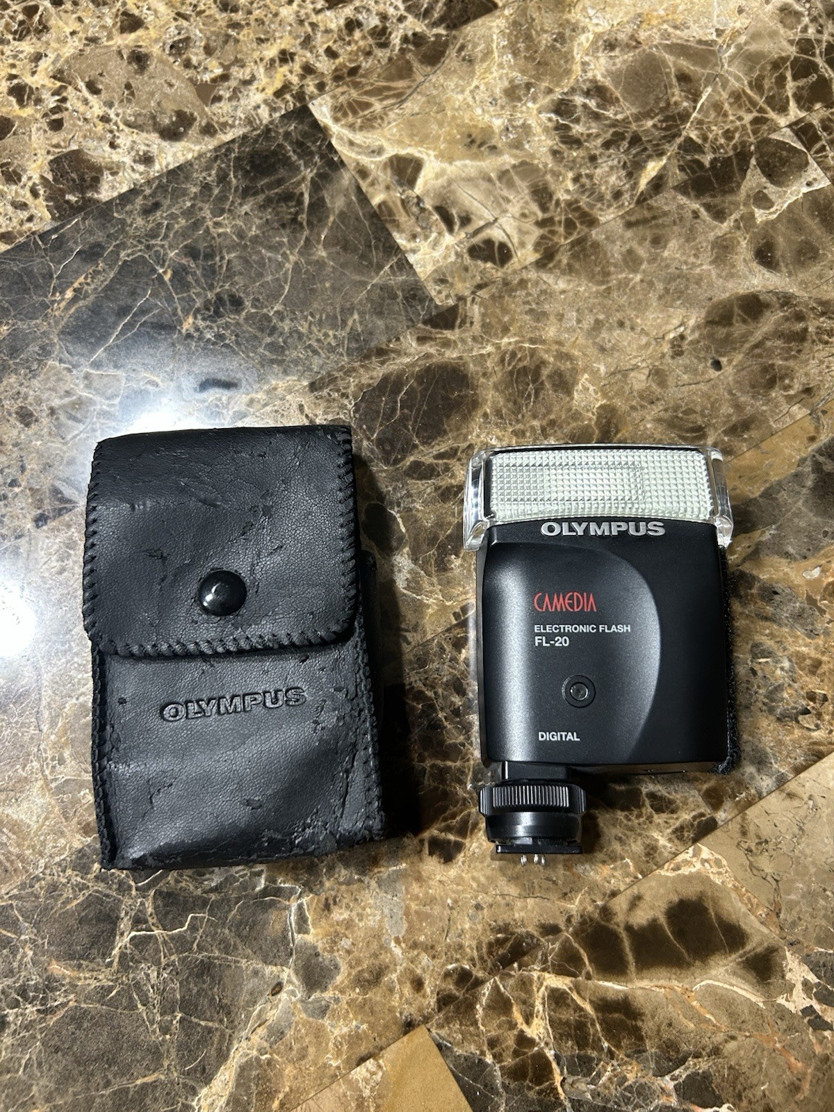 Olympus FL-20 Compact Flash - PARTS/NOT WORKING
