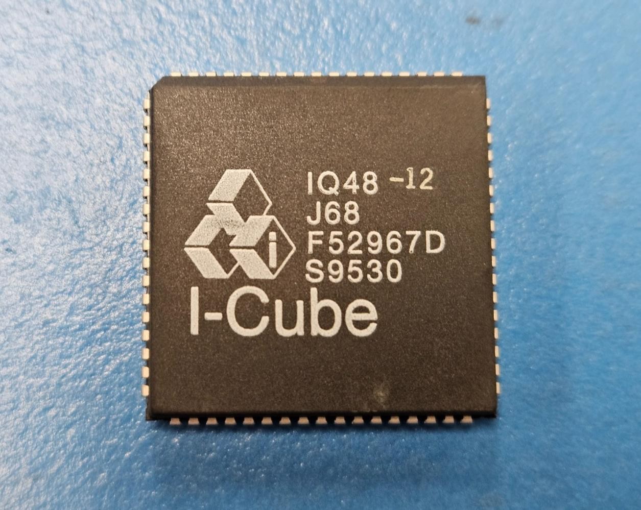 (1PC) IQ48-12J68 Microprocessor Circuit, CMOS, 68PLCC