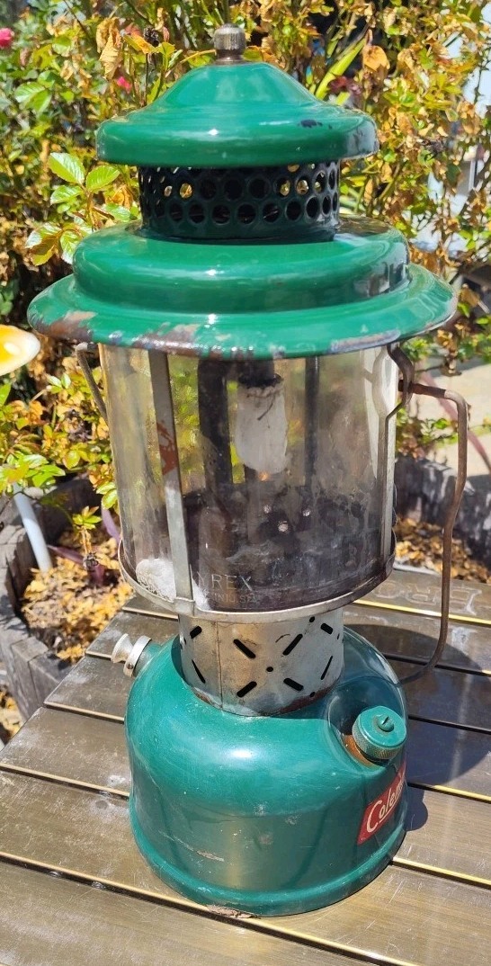 COLEMAN MODEL 220E GREEN LANTERN DATED 1-58