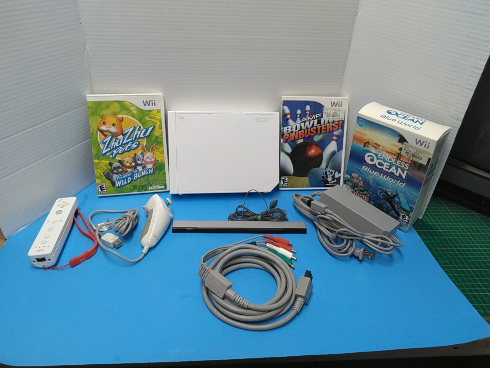 Nintendo Wii System Console I'll Hook Ups Three Games