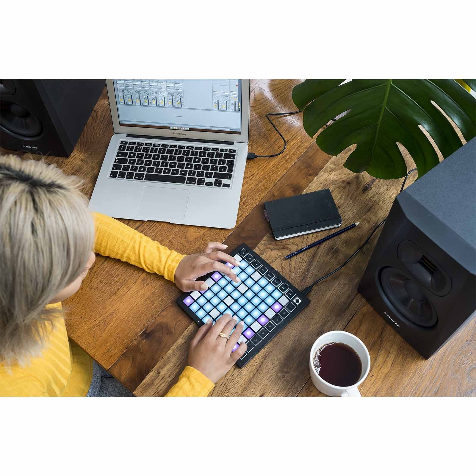 Novation Launchpad Mini MK3 Grid 64 RGB Pad Controller for Ableton Live