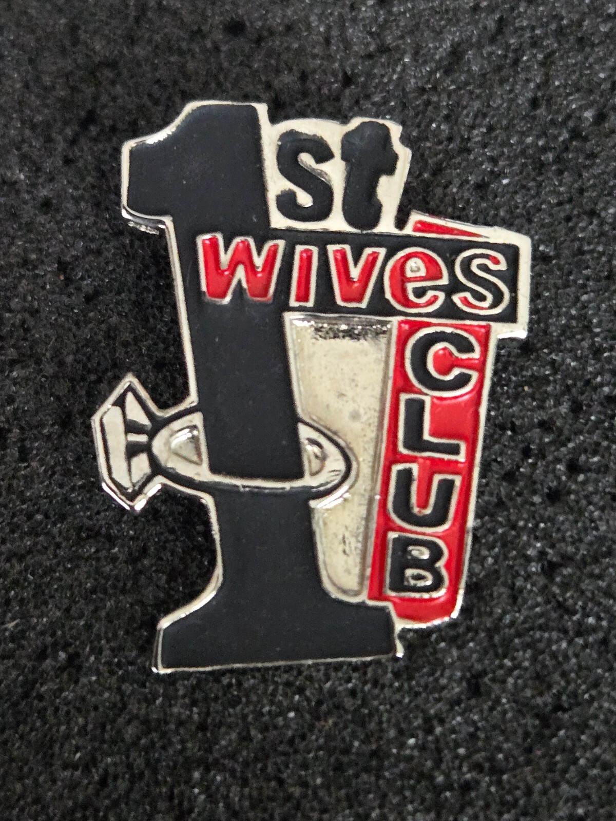 ➔ 1st WIVES CLUB ➔ Pin/Pins *From Collection* 19670