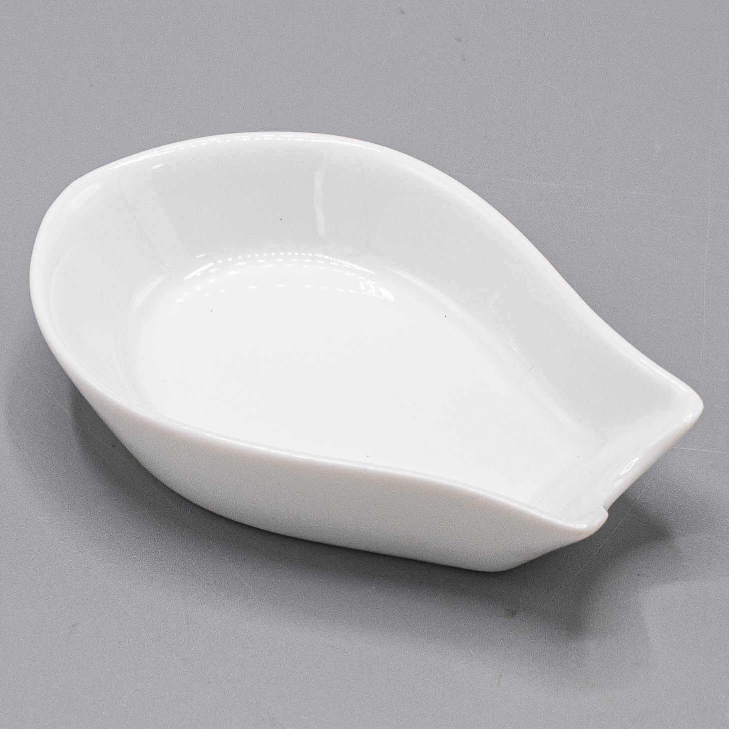 Raynaud Limoges Hong Kong Chinese Teaspoon Spoon Rest Holder White France
