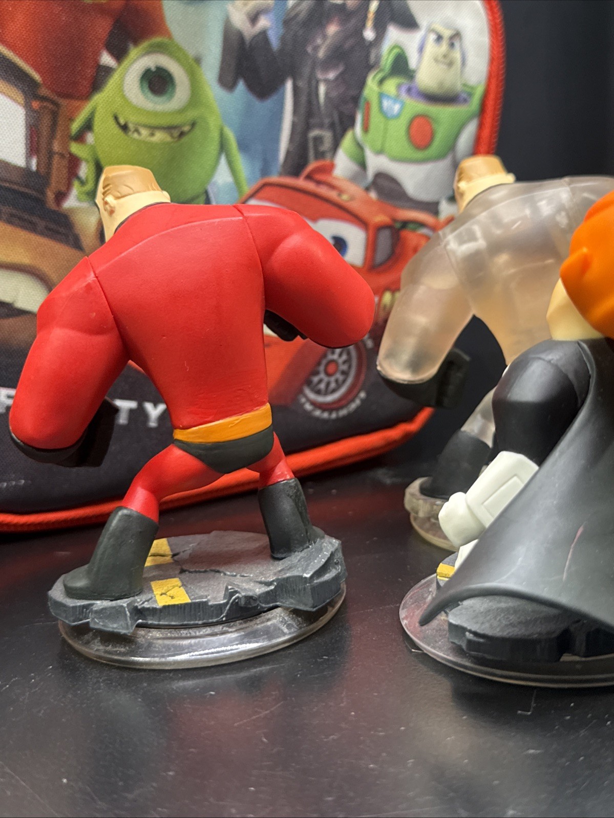 Disney Infinity Start 'N' Go Carrying Case w/ 7 Incredibles Figures
