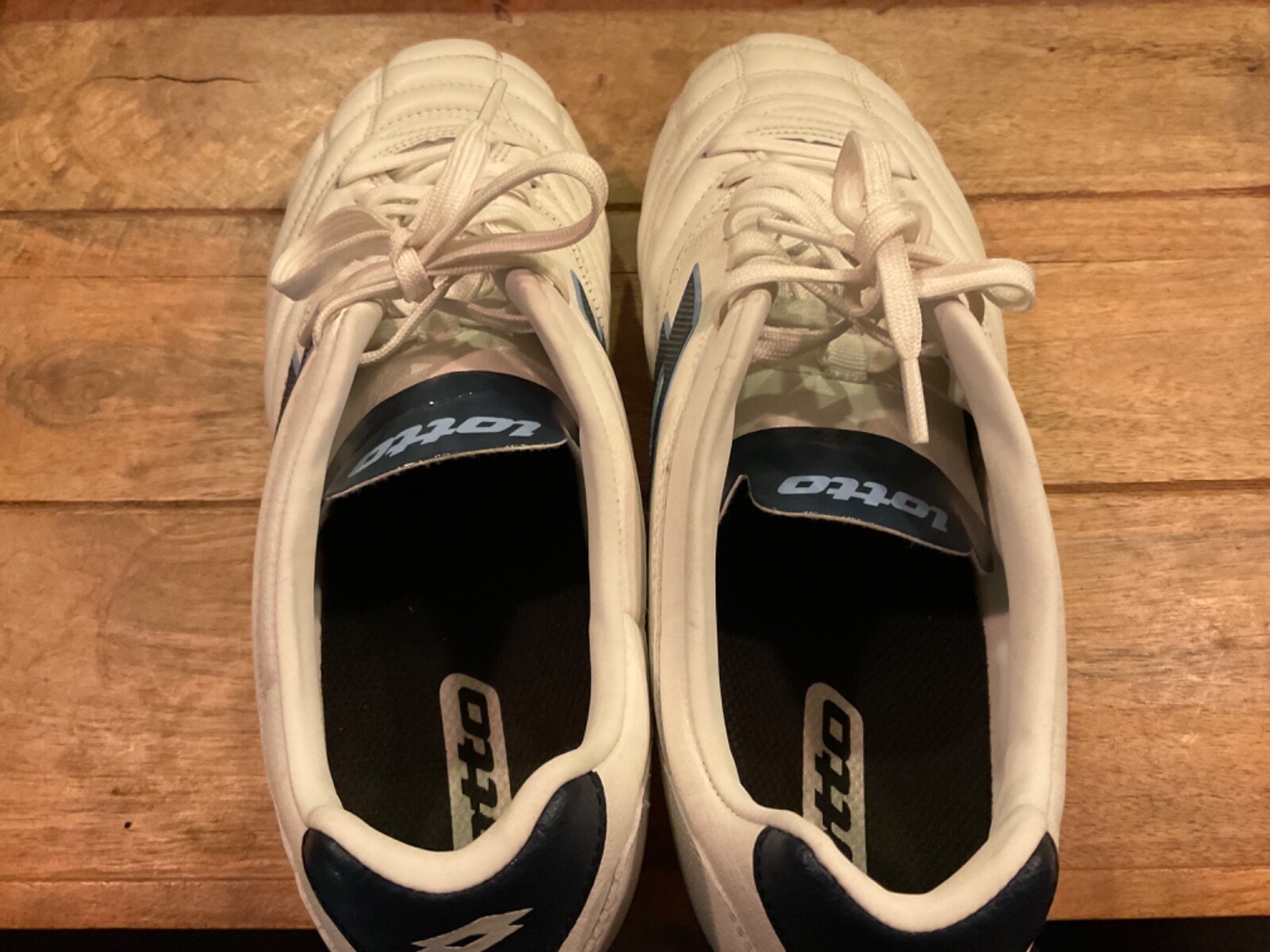 LOTTO STADIO 300 III 214602 FG CLEATS ( MENS 12 ) WHITE BLUE VGC