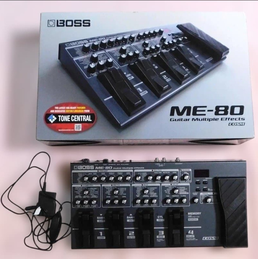 Boss ME-80 Multi Effects Guitar Processor w/ Box AC Adapter Used Excellent